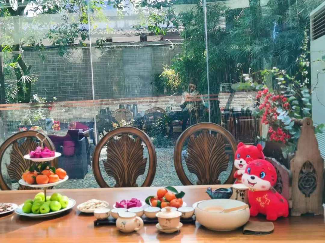 游古镇、逛庄园、品十里桃花鸡 、住最资格的公馆酒店.....