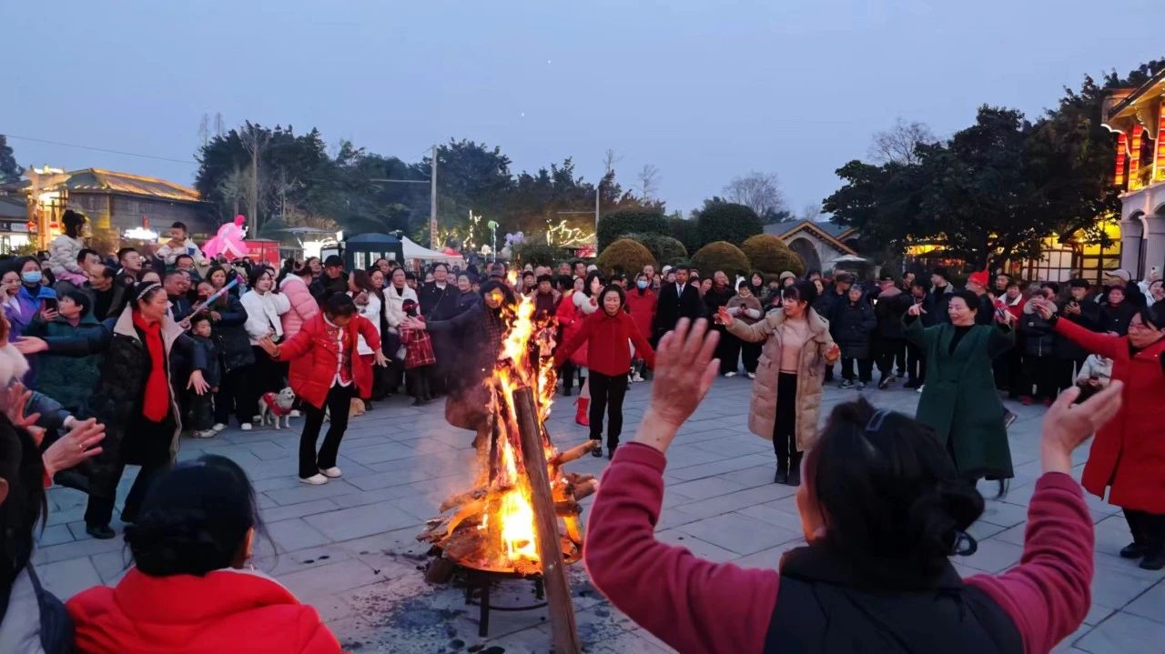 人气排名全市第二、全省前五！这个春节，安仁古镇太热闹了